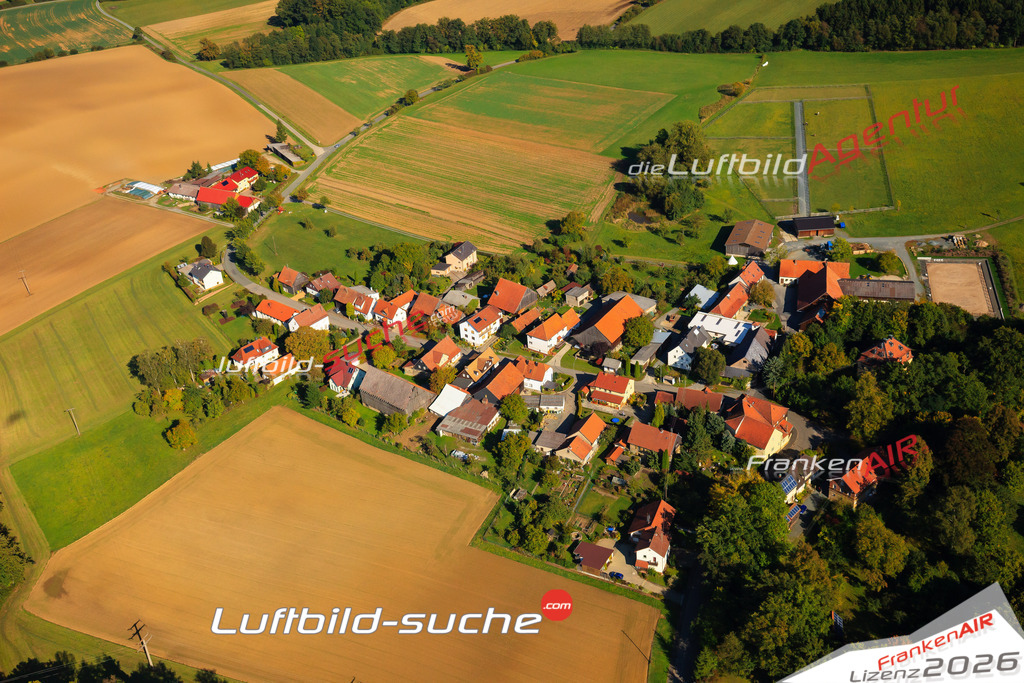Die Luftaufnahme Hain - Küps wurde vom UL-Flugzeug (keine Drohne) aus fotografiert.Hohe Druck- Auflösung-die Geschenkidee!