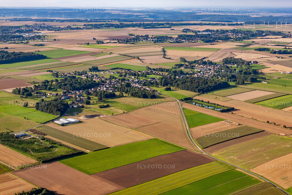 Aerial view: View of the town in Bourseville in the state Somme, France.Photo: IMG_70993.jpg taken on 08/24/2014 by Werner Riehm/FLY-FOTO.comResolution of the original: 4752 x 3168 px
