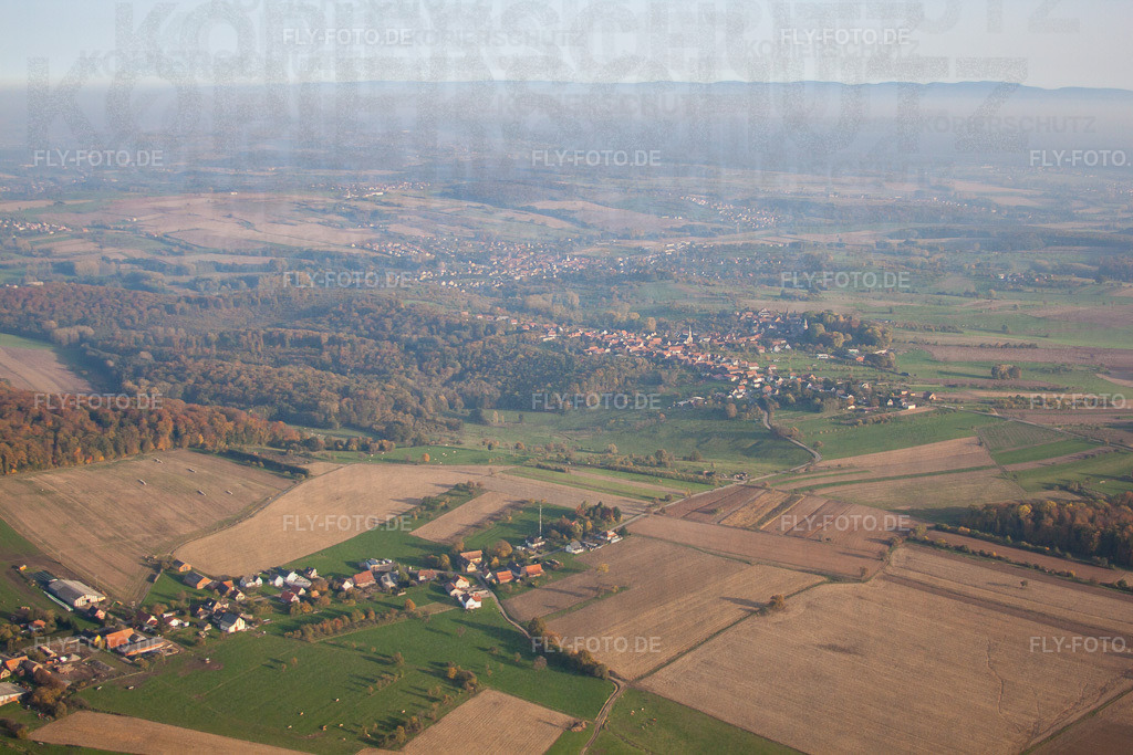 Ortsansicht | Luftbild: Ortsansicht in Nehwiller-près-Wœrth im Bundesland Bas-Rhin in Frankreich. Foto: IMG_54134.jpg vom 21.10.2012 durch Werner Riehm/FLY-FOTO.de - Realisiert mit Pictrs.com