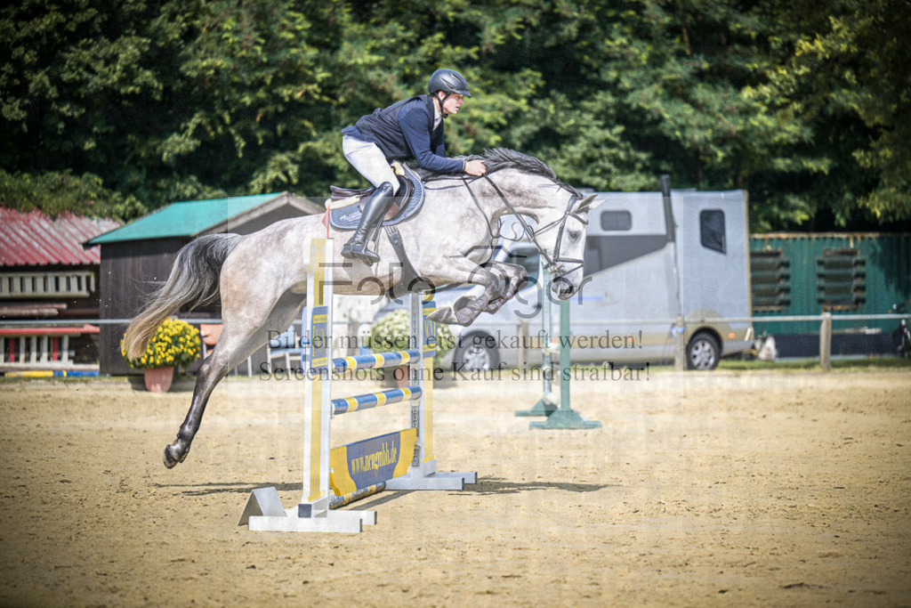 DOS_6263 | Entdecke hochwertige Reitturnierfotos von Foto Oger. Professionell, emotional und authentisch – jetzt Lieblingsmomente im Shop bestellen.Deutschlandweite Turnierfotografie. - Realisiert mit Pictrs.com