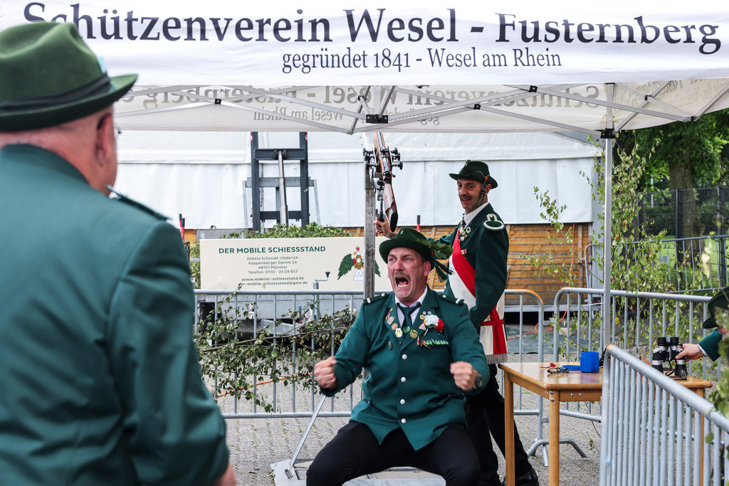 top-top.de 240601-137 | Foto, Video, Fotografie, Videografie, Fotobox, DJ, Discjockey, Musik, Musikbox, Veranstaltung, Photobooth, Amazon, Ebay, Buchtipp, Bestseller, Autor, Verlag, Buch, Wesel, Hamminkeln, NRW, Dinslaken, Rees, Drohne, Hochzeit, Party, Fotobox, Wesel, Fotograf