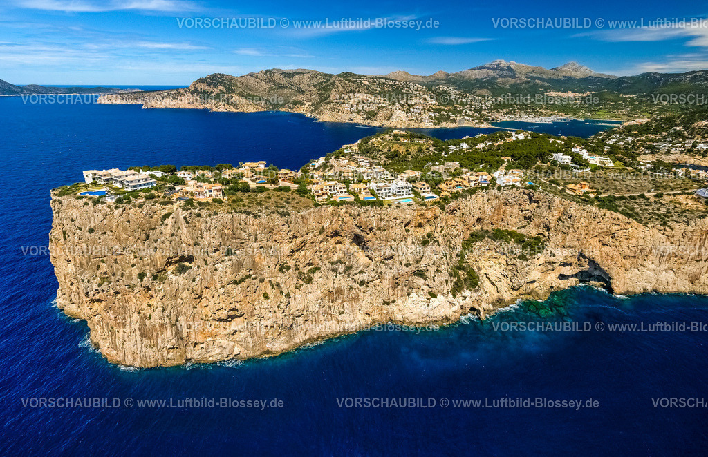 Mallorca230400091PortdAndratxMiradorDeLaMola | Luftbild, Ferienhäuser an der Felsenküste, Halbinsel mit Aussichtspunkt Mirador de Sa Mola, Andratx, Balearen, Mallorca, Balearische Inseln, Spanien