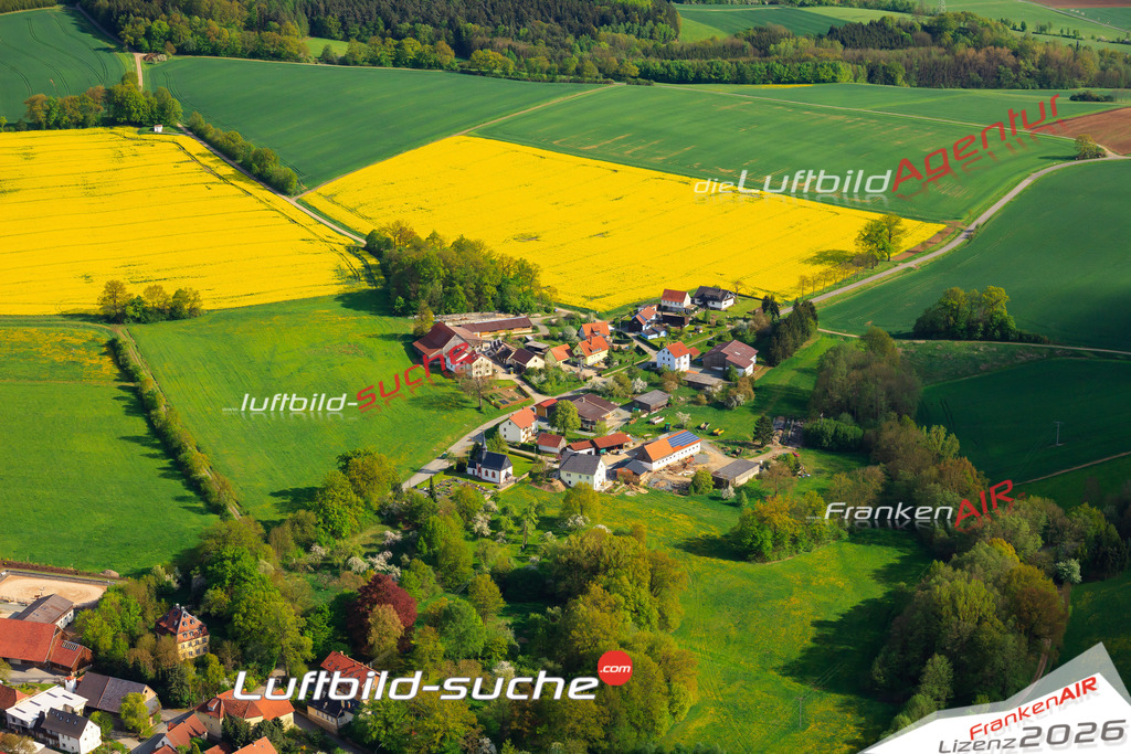 Die Luftaufnahme Hain - Küps wurde vom UL-Flugzeug (keine Drohne) aus fotografiert.Hohe Druck- Auflösung-die Geschenkidee!