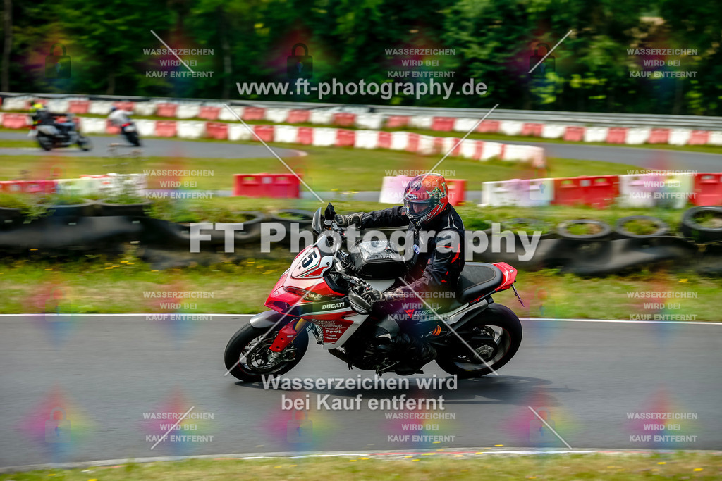VBK-4836 | Hier findet Ihr Bilder von Touristenfahrten auf der Nürburgring Nordschleife oder von anderen Veranstaltungen die ich besucht habe. Viel Spass beim Durch Schauen 