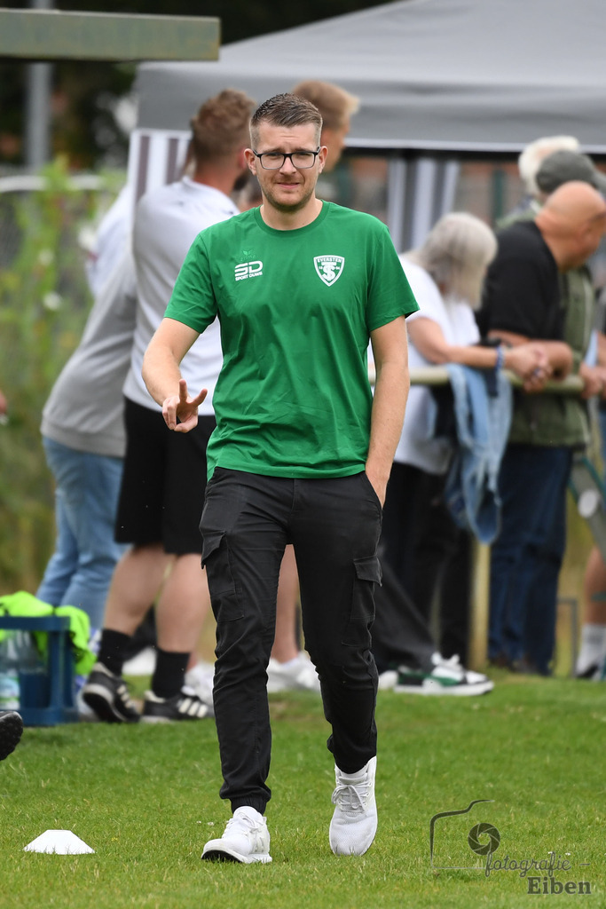 Sport-Duwe Cup | Sport-Duwe Cup Oldenburg; SSV Jeddenloh (weiß)-VFB Oldenburg (blau) am 05.07.2025 in Oldenburg (Sportanlage TuS Eversten), Photo: Philip Eiben 2025 - Realisiert mit Pictrs.com
