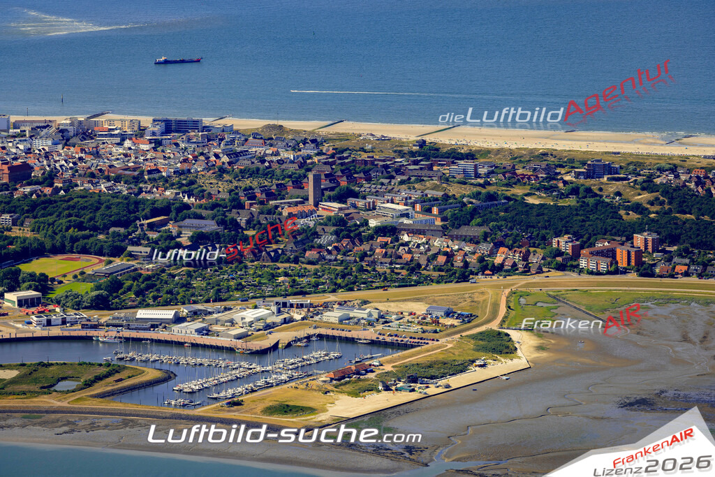 Aktuelles Luftbild von  Norderney - Die Luftaufnahme wurde 2022 mittels UL-Flugzeug erstellt ( keine Drohne ) - hochauflösende Kamera-Systeme von  Canon -Beste Qualität - Für grossformatige Ausdrucke geeignet. Die Geschenkidee !