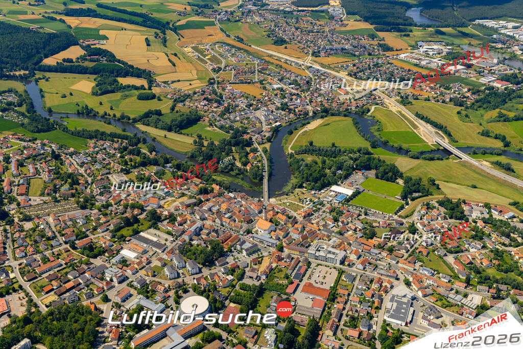 Das Luftbild der Stadt Roding wurde 2022 vom Flugzeug heraus erstellt (keine Drohnen-Aufnahmen) Aufnahmehöhe ca.450 Meter- hohe Bildauflösung und Druck-Qualität. Garantiert!