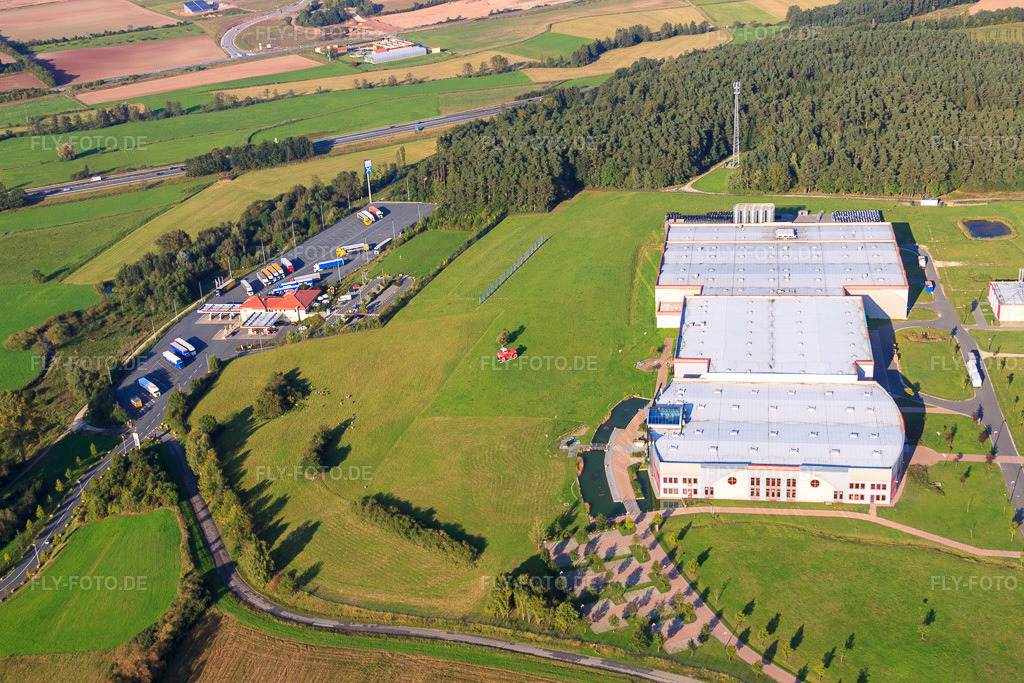 Luftbild: BIG-SPIELWARENFABRIK GmbH & Co. KG und Kempe's Autohof Burghaslach im Ortsteil Gleißenberg in Burghaslach im Bundesland Bayern in Deutschland. Foto: IMG_45705-1752.jpg vom 25.09.2011 durch Werner Riehm/FLY-FOTO.deAuflösung des Originals: 4752 x 3168 pxWWW.BIG.DE