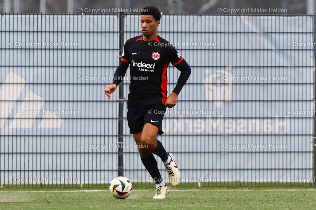 H_HamburgerSVU19_EintrachtFrankfurtU19_U19DFBNachwuchsliga_15022025 | #22 Tamiou Kepbane (Eintracht Frankfurt U19)Fußball I Junioren I U19 DFB-Nachwuchsliga I Saison 2024-2025 I Hauptrunde Liga A, Gruppe C, 3. Spieltag I Hamburger SV U19 - Eintracht Frankfurt U19 I 15.02.2025 I Alexander-Otto-Akademie