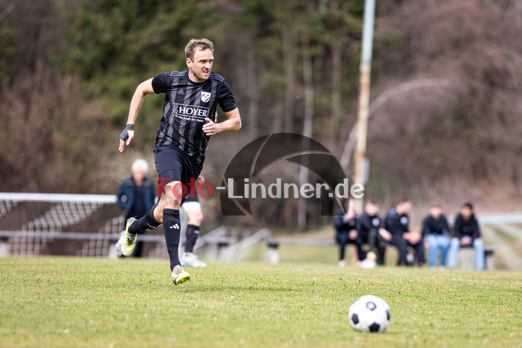 SV Polling gegen FC Wildsteig/Rottenbuch | Fußball Kreisliga Herren Oberbayern Zugspitze Gruppe 1 2024/25, SV Polling gegen FC Wildsteig/Rottenbuch, 20250330,Philip SCHÖTTL (SV Polling 16) in Aktion,2025-03-30 in Polling (Sportplatz Polling), Philip SCHÖTTL (SV Polling 16)Copyright: WolfgangxLindner www.foto-lindner.de