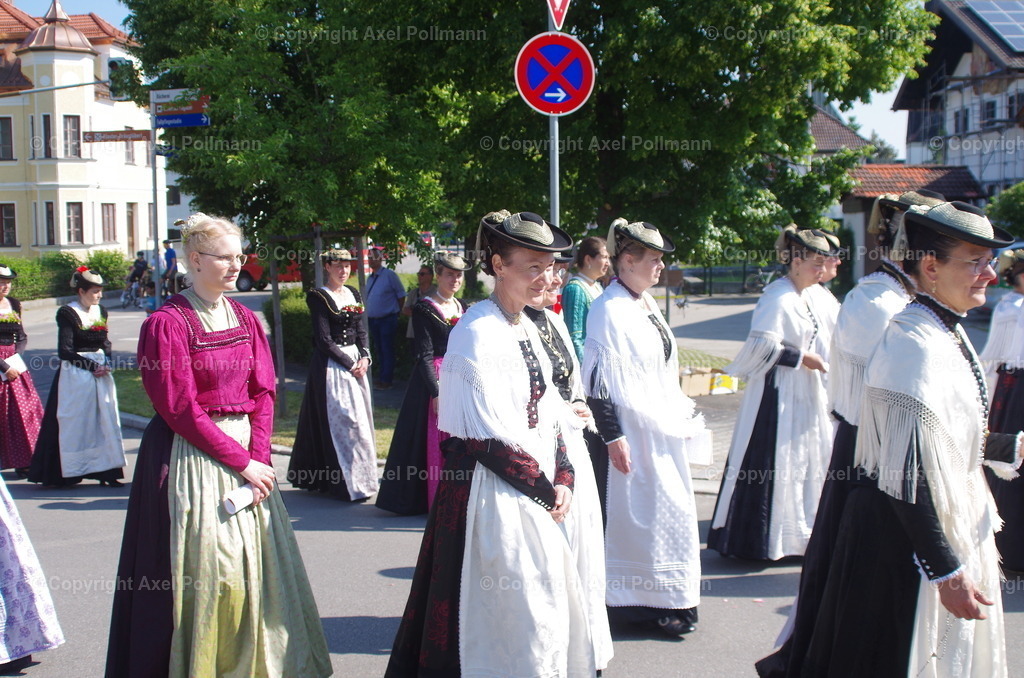 IMGP3339 | fotografiert von Axel PollmannLeonhardi Wallfahrt Benediktbeuern und Murnau, Fronleichnam, Fasching, Landschaft im Loisachtal und Benediktbeuern  - Realisiert mit Pictrs.com