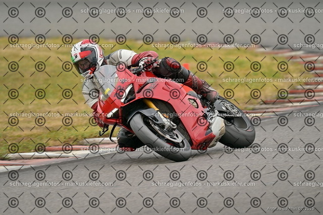 25bt05-1462 | markuskiefer.com - Realisiert mit Pictrs.com
