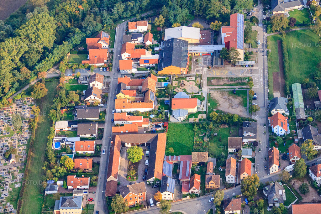 Luftbild: Tulla Halle. Gottfried-Tulla-Schule Sondernheim und Schülerhort 