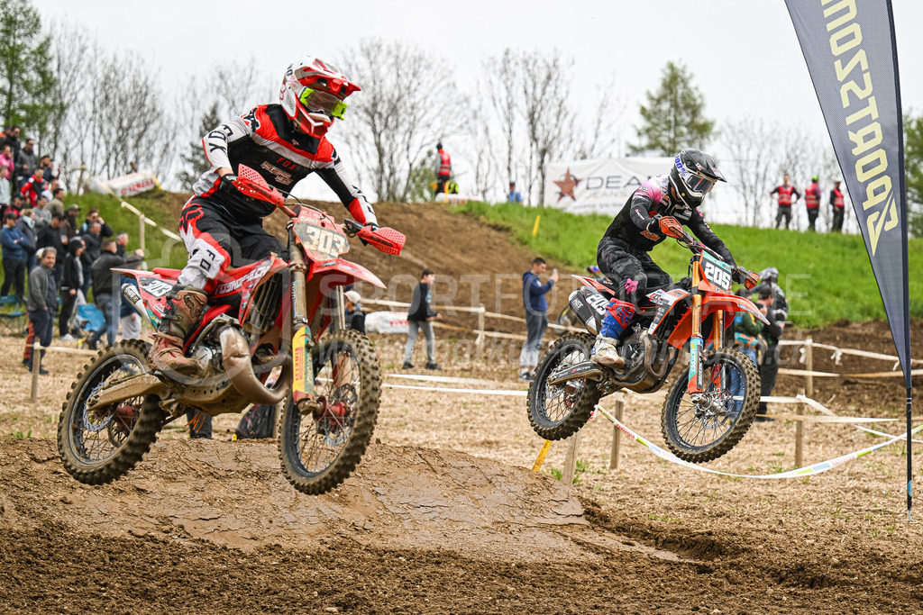 Motocross Schlatt bei Winterthur - 30. April 2023 | #303 Soares Flavio aus Hauptwil (CH) auf Gasgas MC 250 und #205 Franc Anthony aus Choex (CH) auf KTM in der Kategorie ProRace Serie am Motocross Schlatt bei Winterthur, 30. April 2023. 
Instagram: @mx_schlatt | @mc_wila | @sam_schweiz
Bild: Sportfotografie Markus Aeschimann | www.markus-aeschimann.ch - Realisiert mit Pictrs.com