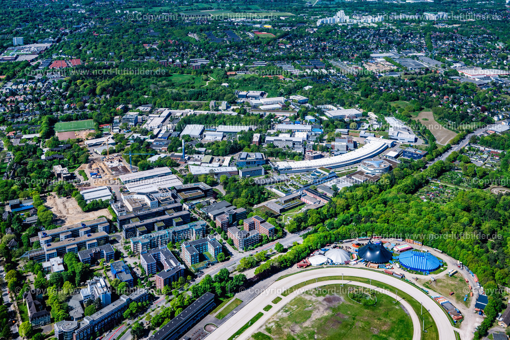 Hamburg_Desy_ELS_4556010525 | HAMBURG 01.05.2025 Gebäudekomplex des Institut Center for Free-Electron Laser Science und die Petra-III Max von Laue Hall Deutsches Elektronen-Synchrotron DESY an der Notkestraße in Hamburg. Weiterführende Informationen bei: Deutsches Elektronen-Synchrotron DESY. // Building complex of the Institute Center for Free-Electron Laser Science in Hamburg in Germany. Further information at: Deutsches Elektronen-Synchrotron DESY. Foto: Martin Elsen