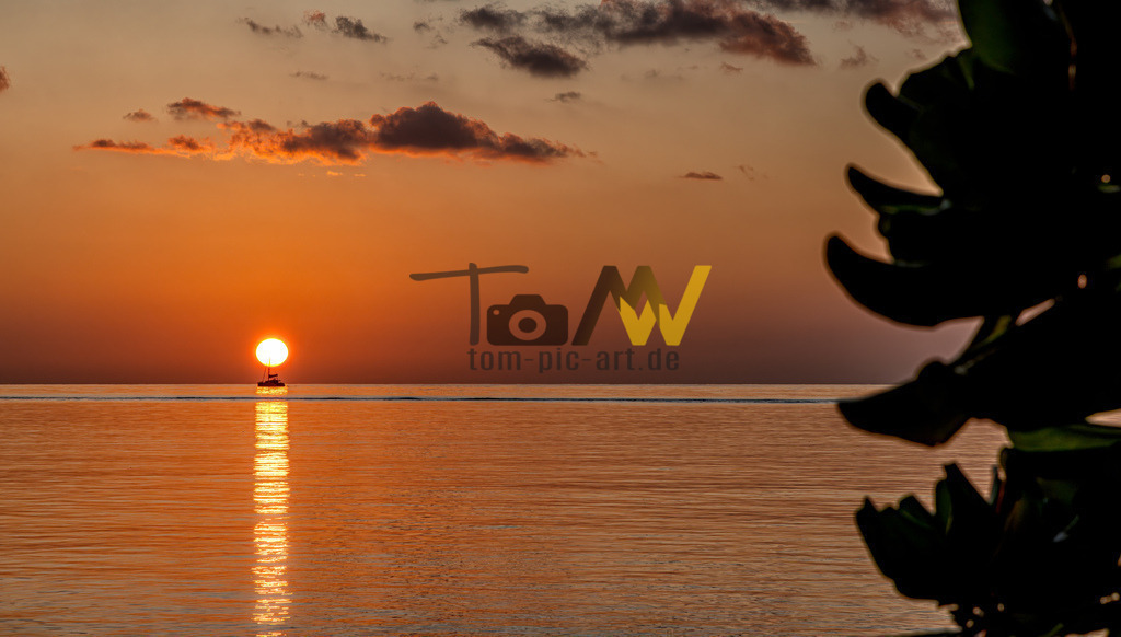 Sonnenuntergang auf den Malediven 2 | Hochauflösende und hochwertige Bilder und Fotos.Kommerzielle oder private Nutzung ✔ Bilder downloaden✔ Acryl ✔ Leinwand ✔ Poster ✔
 - Realisiert mit Pictrs.com