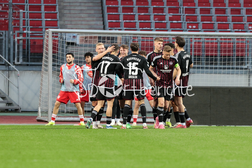 1. FC Nürnberg II - FC Bayern Amateure | Jubel nach dem 2-0 fuer die Club Amateure durch Simon JOACHIMS (FCN #29) / Torschuetze / Freude / Happy
