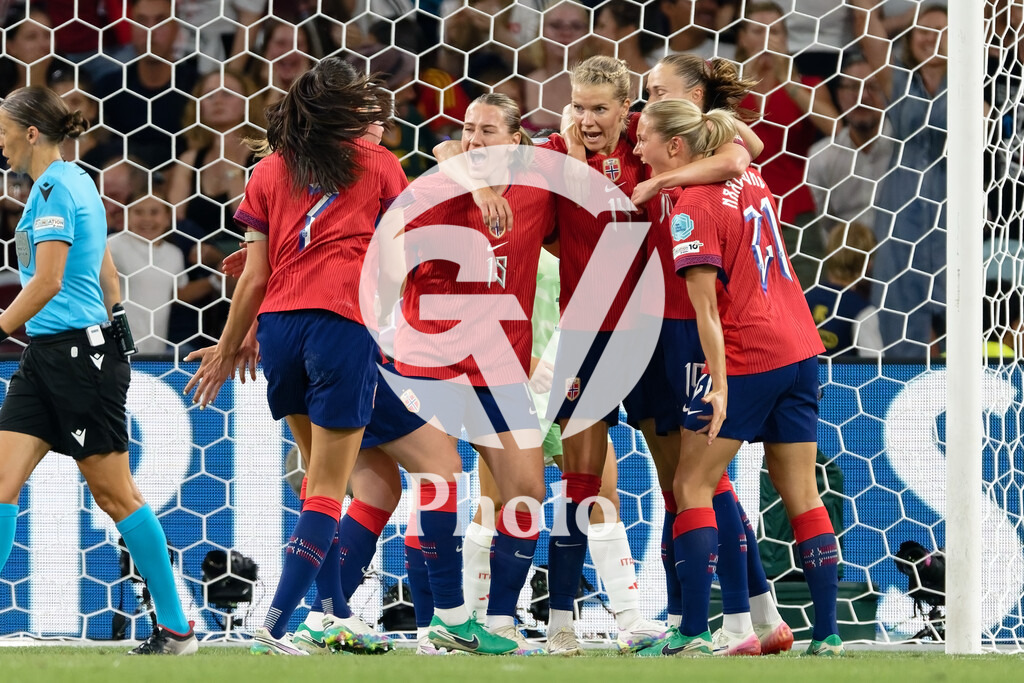 Norway v Italy - UEFA Women's EURO 2025 Quarter-Final | GENEVA, SWITZERLAND - JULY 16: Ada Hegerberg of Norway celebrates after scoring her team's first goal with teammates  during the UEFA Women's EURO 2025 Quarter-Final match between Norway and Italy at Stade de Geneve on July 16, 2025 in Geneva, Switzerland. (Photo by Giuseppe Velletri/Sports Press Photo/Getty Images)