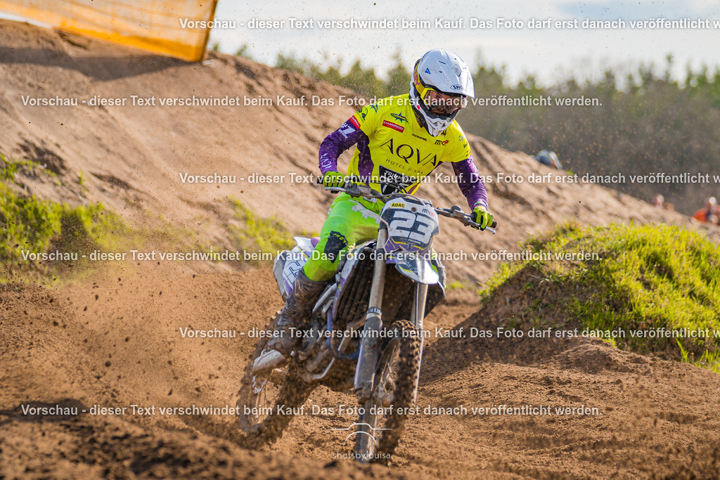 04_13_Bensdorf_MX1-4069 | Sportfotografin aus Berlin-Brandenburg mit Fokus auf Motocross. Ich halte deine sportliche Leistung und echte Emotionen auf und neben der Strecke professionell fest. Entdecke die Fotos von deinem Rennen und bestelle sie direkt hier im Shop.