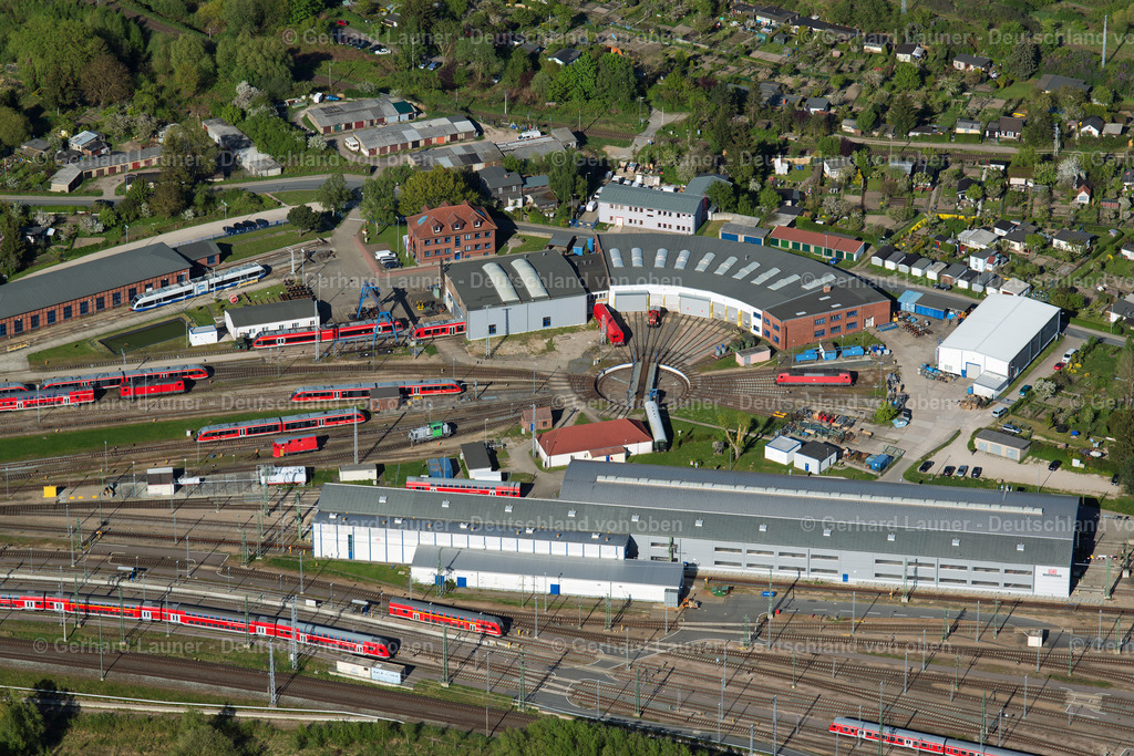3801359 | ROSTOCK 08.09.2021 Gefülltes Stadtbahn S-Bahn- Depot und Abstellgleise der Deutschen Bahn in Rostock im Bundesland Mecklenburg-Vorpommern, Deutschland. Weiterführende Informationen bei: DB Netz AG,  DB Regio AG,  Deutsche Bahn AG. // S-Bahn railway station and sidings of Deutschen Bahn in Rostock in the state Mecklenburg - Western Pomerania, Germany. Further information at: DB Netz AG,  DB Regio AG,  Deutsche Bahn AG. Foto: Gerhard Launer