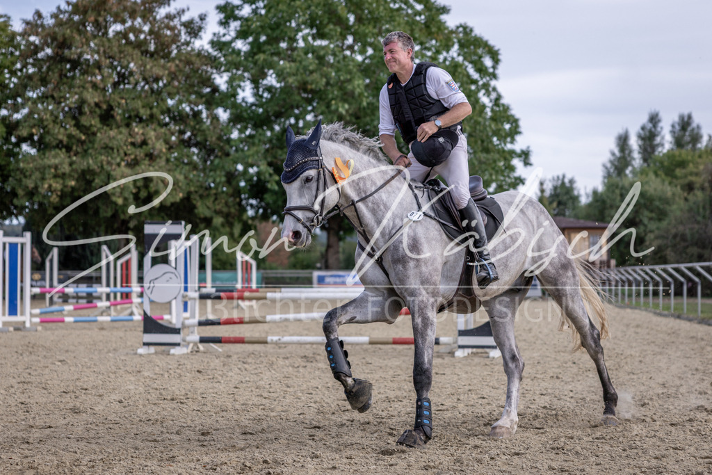20260906-_3LI6676 | Tierfotografie Pferde, Hunde, Katzen, Haustiere.
Turnierfotografie Reitturniere, Reiten, Springreiten, Dressur in Hanau, dem Main-Kinzig-Kreis und dem Rhein-Main- Gebiet um Frankfurt