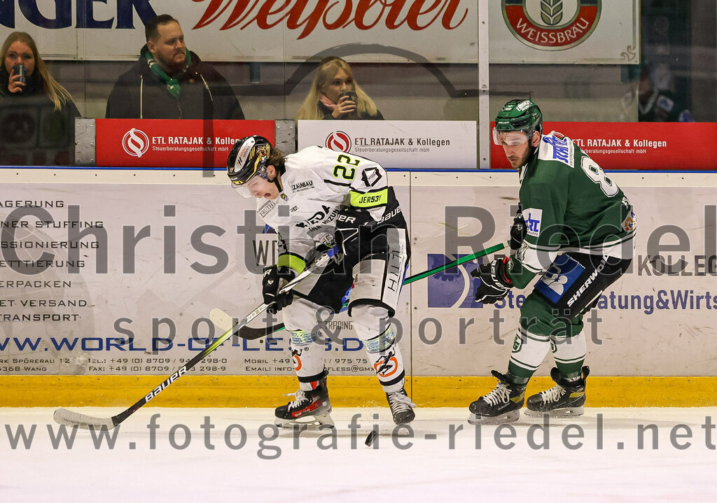 2024-02-02_134_TSV_Erding_gegen_ERSC_Amberg | Erding, Deutschland, 02.02.2024:
Eishockey, Bayernliga Vorrunde 2023 / 2024, 30. Spieltag, TSV Erding gegen ERSC Amberg, Endergebnis: 1:0

Hunter Fortin (ERSC Amberg, #22), Maximilian Forster (Erding Gladiators, #81)

Foto: Christian Riedel / fotografie-riedel.net