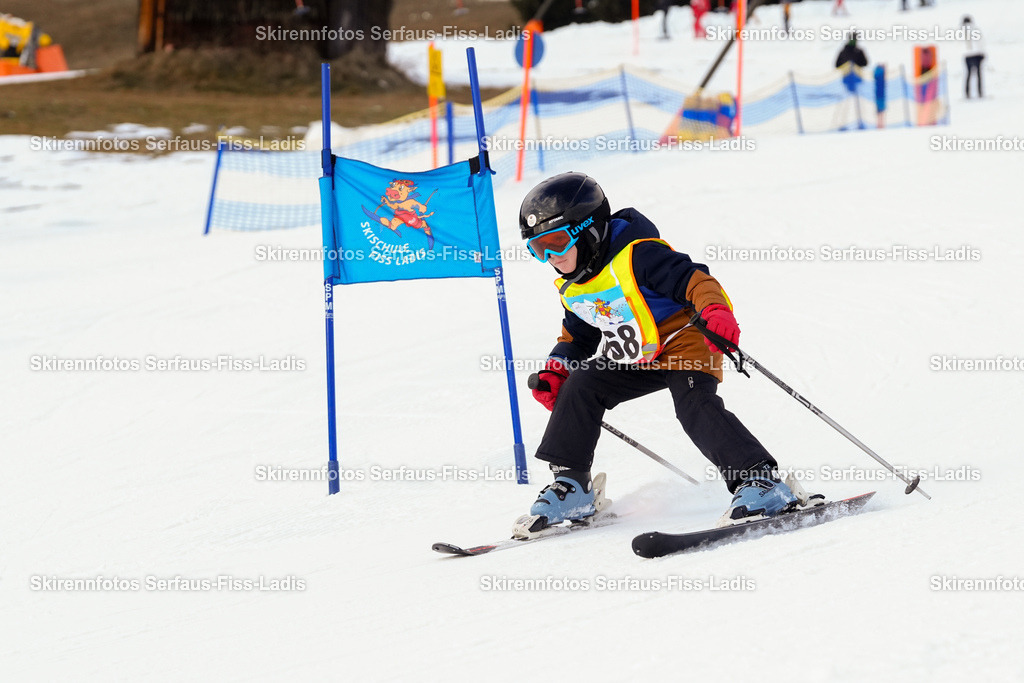 SRF_02.01.2026_0985 | Skirennfotos,Serfaus,Fiss,Ladis,Kinderskirennen,Winter,Tirol,Oberland,skirace,SFL,feelfree,weil wir's genießen,ski,Ski,skifahren,Sonnenplateau, - Realisiert mit Pictrs.com