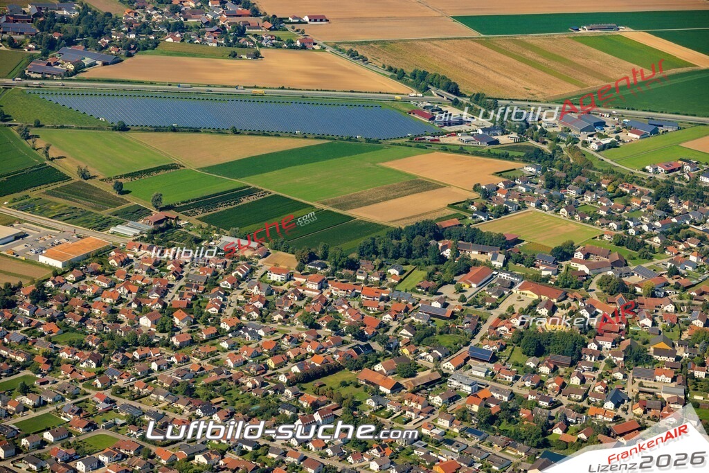 Das Luftbild zeigt :  Wallersdorf - Die Luftaufnahme wurde 2023 vom UL-Flugzeug aus erstellt ( keine Drohne ) - Hochauflösende Luftaufnahme - Für grossformatige Ausdrucke geeignet. Die Geschenkidee !Mit Lizenz und Bildrechte bestellbar