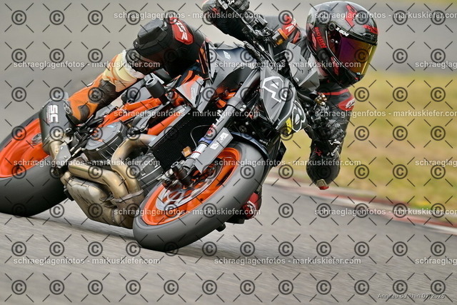 25bt05-1030 | markuskiefer.com - Realisiert mit Pictrs.com