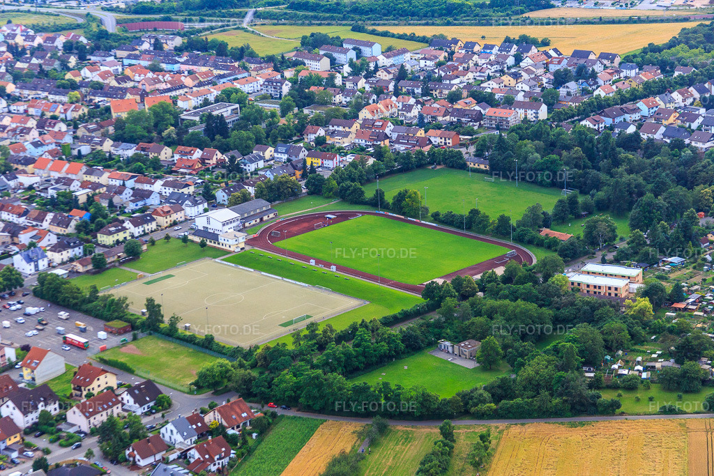 Luftbild: Sportplätze des TSG Eintracht Plankstadt in Plankstadt im Bundesland Baden-Württemberg in Deutschland. – Foto: IMG_090908.jpg vom 04.07.2016 durch Werner Riehm/FLY-FOTO.de – Auflösung des Originals: 5472 x 3648 px – WWW.TSG-EINTRACHT-PLANKSTADT.DE