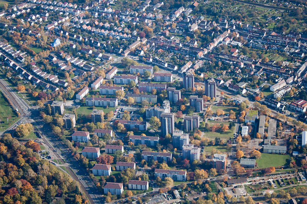 Luftbild: Ortsansicht im Ortsteil Oststadt in Karlsruhe im Bundesland Baden-Württemberg in Deutschland. Foto: IMG_34991.jpg vom 31.10.2010 durch Werner Riehm/FLY-FOTO.de