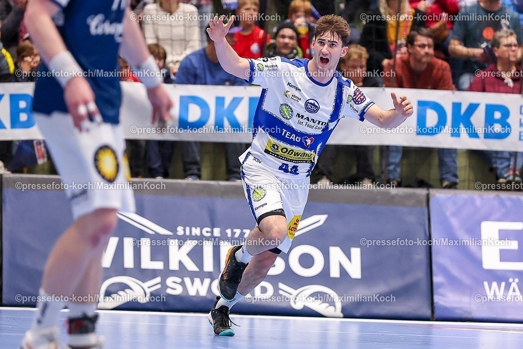 BHC11122501073 | 11.12.2025, Handball, HBL, Bergischer HC - ThSV Eisenach, Unihalle Wuppertal: Stephan Seitz (Eisenach #44) jubelnd 