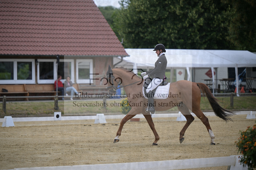DOS_7210 | Entdecke hochwertige Reitturnierfotos von Foto Oger. Professionell, emotional und authentisch – jetzt Lieblingsmomente im Shop bestellen.Deutschlandweite Turnierfotografie. - Realisiert mit Pictrs.com