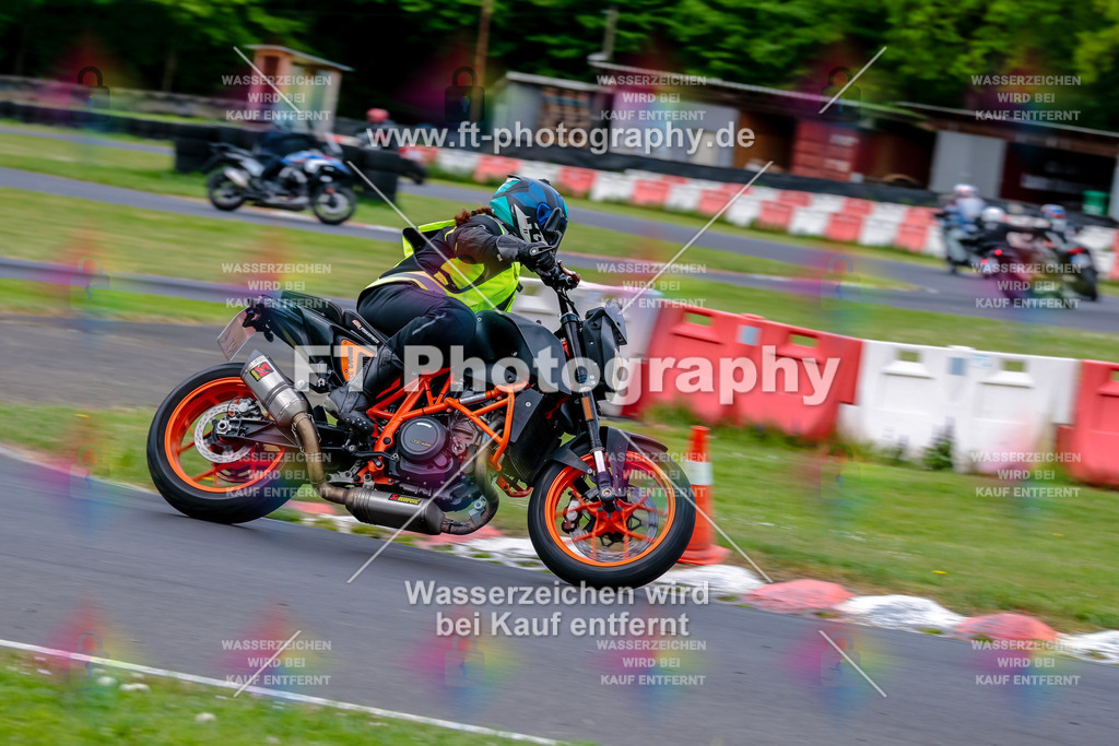MotoTeamVBK-20203 | Hier findet Ihr Bilder von Touristenfahrten auf der Nürburgring Nordschleife oder von anderen Veranstaltungen die ich besucht habe. Viel Spass beim Durch Schauen 