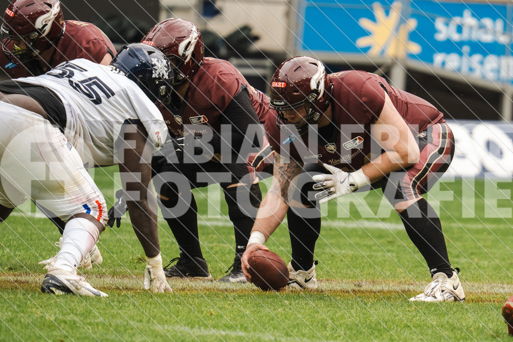 GER Rhein Fire vs. Paris Musketeers, Football, European League of Football, Spieltag 4, Saison 2025, 08.06.2025 | GER Rhein Fire vs. Paris Musketeers, Football, European League of Football, Spieltag 4, Saison 2025, 08.06.2025Foto: Fabian Friese - Realisiert mit Pictrs.com