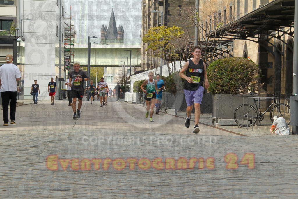 250920_1522_EV4_8601 | Sportfotografie im Rhein-Sieg Kreis, Köln, Bonn, NRW, Rheinland Pfalz, Hessen, etc. Unser Tätigkeitsfeld umfasst den Laufsport vom Volkslauf über den Marathon, Duathlon, Triathon bis zum Ultralauf wie Kölnpfad Ultra oder Schindertrail.