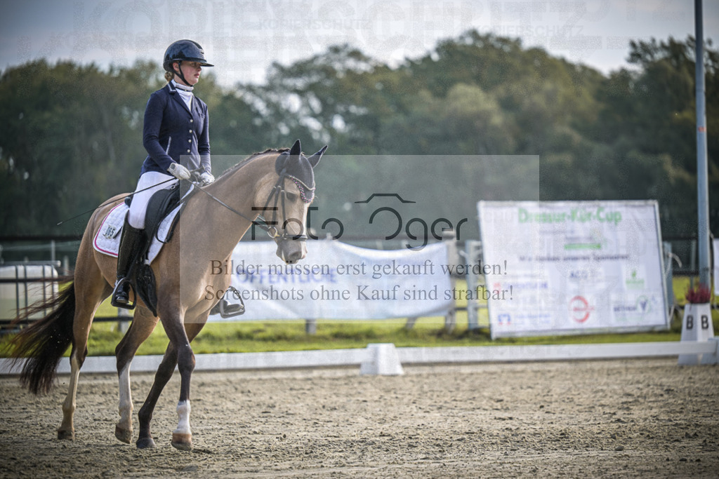 DOS_B026 | Entdecke hochwertige Reitturnierfotos von Foto Oger. Professionell, emotional und authentisch – jetzt Lieblingsmomente im Shop bestellen.Deutschlandweite Turnierfotografie. - Realisiert mit Pictrs.com