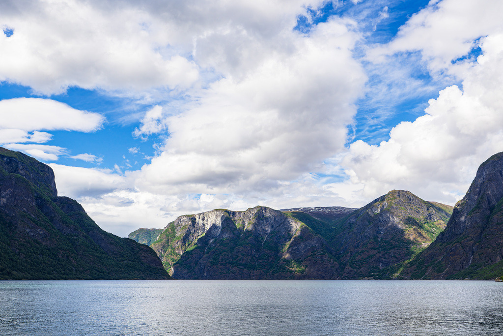 Blick über den Aurlandsfjord in Norwegen | Blick über den Aurlandsfjord in Norwegen.