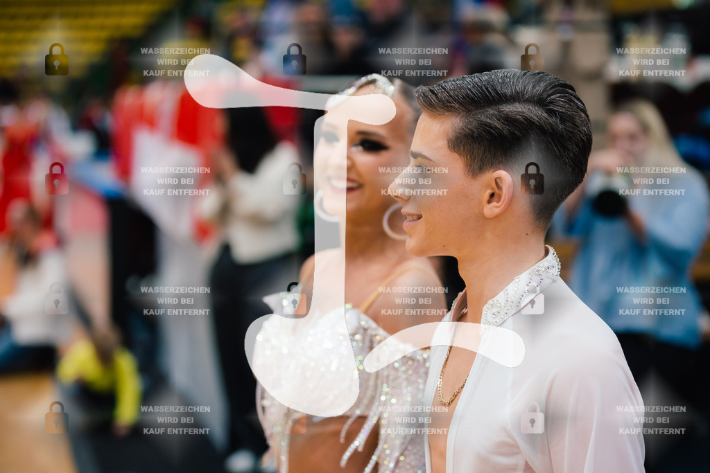 Hessen Tanzt WDSF Open Junior II Latin 1st (261) Largo Zofcin _ Eliana Pfaffenroth (Schwarz-Silber Frankfurt)-2025-05-18-5739 | Webshop for digital downloads and prints of dance sport, event & show photographer Julian Link - Realisiert mit Pictrs.com