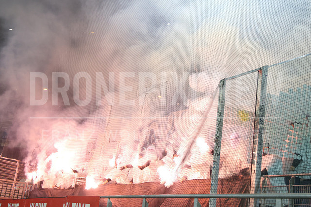 Austrian Bundesliga: Grazer AK 1902 vs LASK | GRAZ, AUSTRIA, 13.DEC.25 - SOCCER - ADMIRAL Bundesliga, Grazer AK 1902 vs LASK. The image shows the fans of LASK.