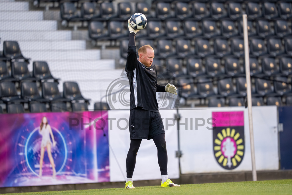 SG Sonnenhof Grossaspach vs. TSV Steinbach Haiger, Fussball, Regionalliga Suedwest, 25. Spieltag, 20.03.2026 | Maximilian Reule (SG Sonnenhof Großaspach, #01),SG Sonnenhof Grossaspach vs. TSV Steinbach Haiger, Fussball, Regionalliga Suedwest, 25. Spieltag, 20.03.2026Foto: photosbyphips/Philip Ziegler