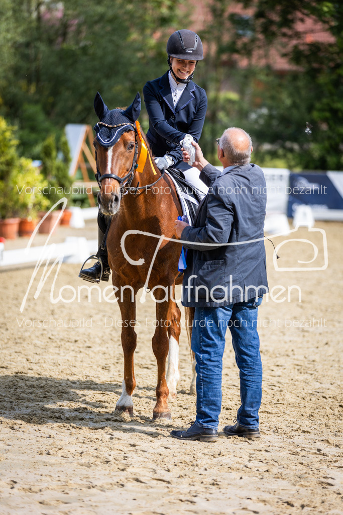 Donop24-A2-Dre-085 | MomenTaufnahmen Pferdesportfotos