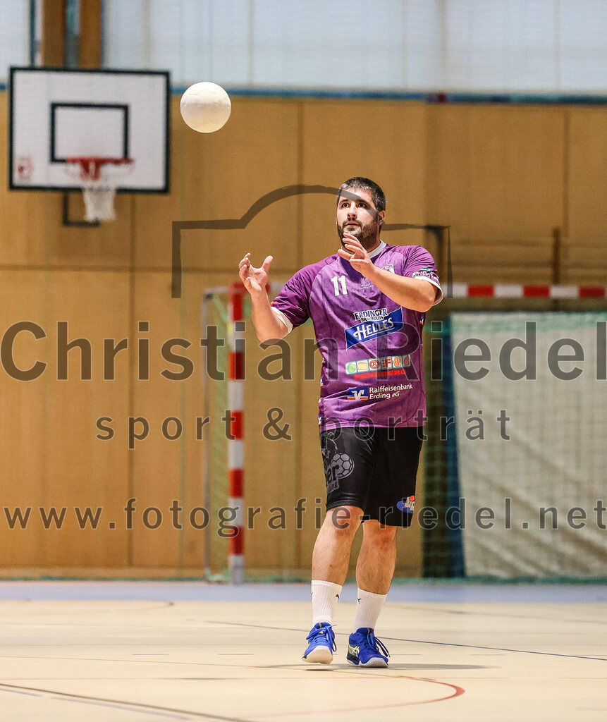 2024-10-13_040_SpVgg_Altenerding_gegen_SSG_Metten | Erding, Deutschland, 13.10.2024:Handball, Bezirksoberliga Männer 2024 / 2025, 4. Spieltag, SpVgg Altenerding gegen SSG Metten, Endergebnis: 40:22Christian Loris (SpVgg Altenerding, #11)Foto: Christian Riedel / fotografie-riedel.net