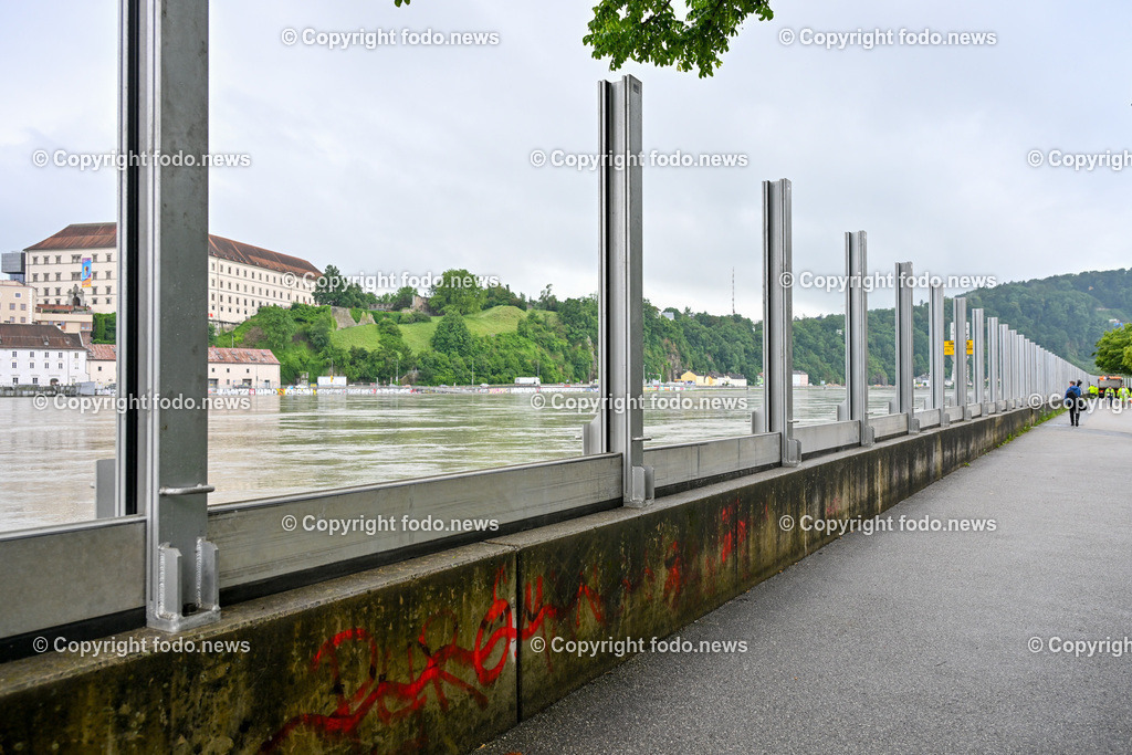 Linz_ Urfahr_ Donau_ Hochwasser_ 04.06.2024-35 | 04.06.2024, Linz, AUT, Urfahr, Hochwasser, im Bild Donau, Donaulaende Linz Urfahr, Hochwasserschutz, Aufbau Magistrat Linz