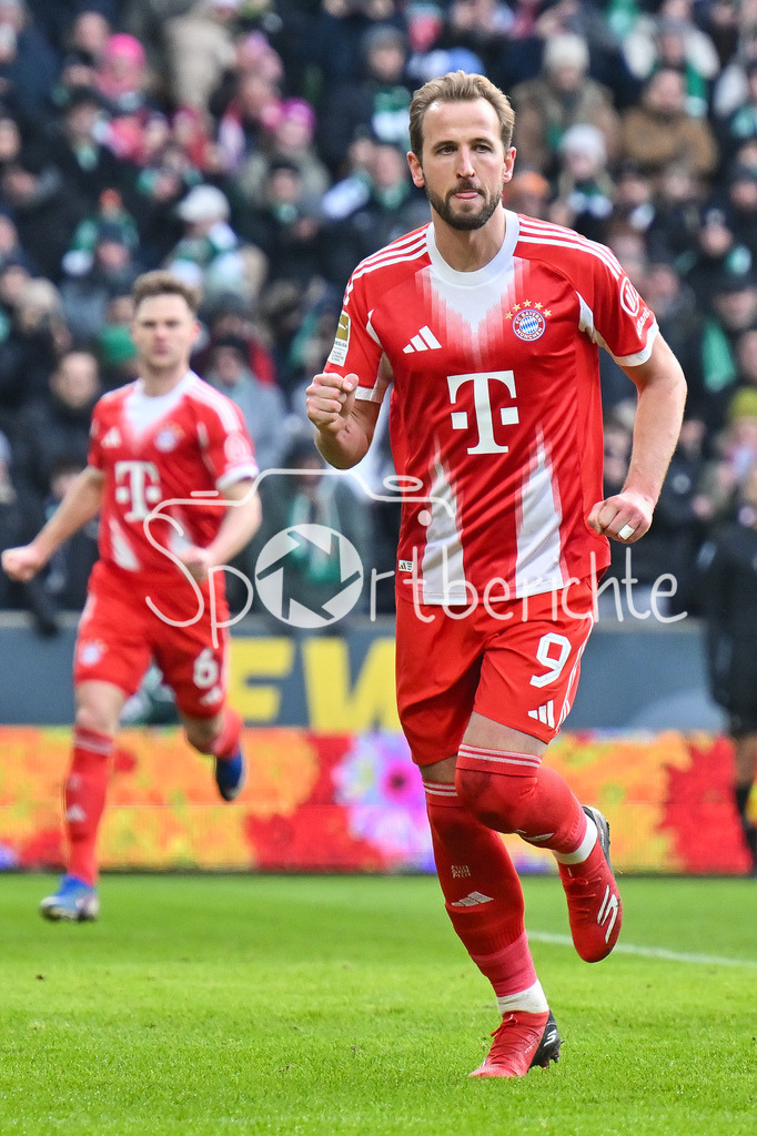 SV Werder Bremen - FC Bayern München | BREMEN, GERMANY - 14. FEBRUARY: Jubel der Bayern nach dem Treffer zum 0-1 durch Harry KANE (FC Bayern Munich 9) / Elfmeter Tor / Torschuetze / Freude / Happy während dem Bundesligamatch zwischen dem SV Werder Bremen und dem FC Bayern München am 22. Spieltag im Weserstadion / DFL REGULATIONS PROHIBIT ANY USE OF PHOTOGRAPHS AS IMAGE SEQUENCES AND/OR QUASI-VIDEO