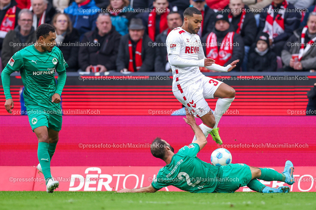 Koe09112401055 | 09.11.2024, 1. FC Köln - SpVgg Greuther Fürth, 2. Fußball Bundesliga, RheinEnergieSTADION, Saison 2024 2025: Linton Maina (1.FC Köln #37) gegen Simon Asta (Greuther Fürth #2)DFB regulations prohibit any use of photographs as image sequences and or quasi-video.