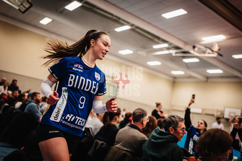 Volleyball | Frauen | Saison 2025/2026 | Volleyball Bundesliga | ETV Hamburger Volksbank Volleys vs. Binder Blaubären TSV Flacht | 06.12.2025 | Sara Marjanovic (#9, Binder Blaubären TSV Flacht) beim Einlauf in die Halle