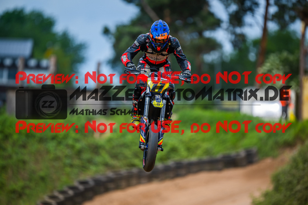 MaZZes_FotoMatrix_220528_7732 | Fotograf Mathias Schmid
Sportfotograf,
Eventfotograf,
Hochzeitsfotograf,
Portraitfotograf