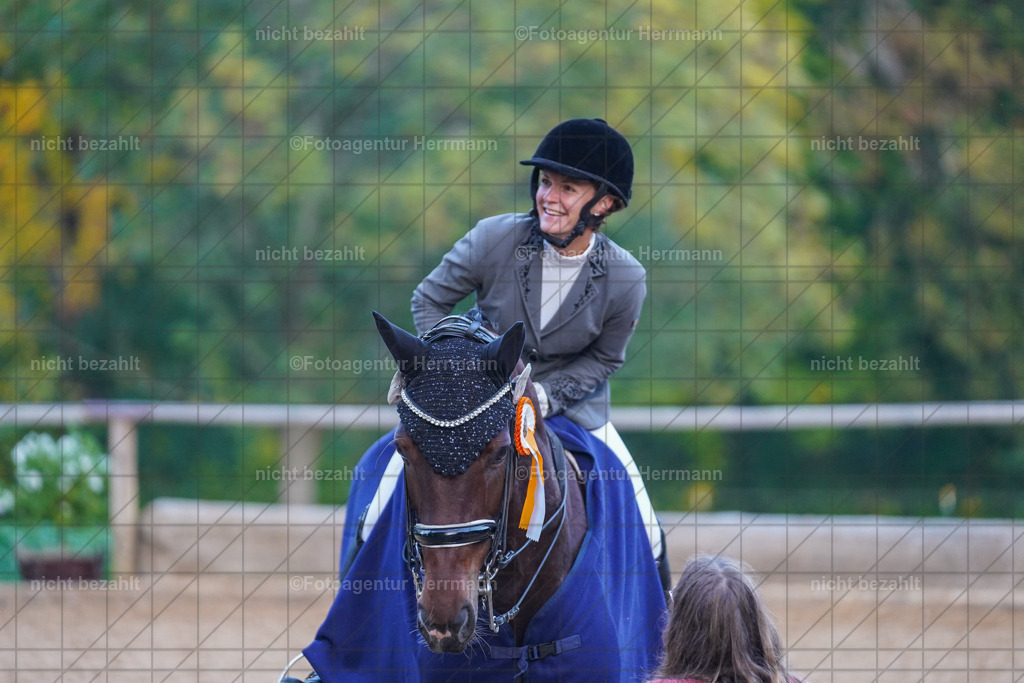 20221007-FAH00654 | Diessen am Ammersee, 2022, Dressur- und Springturnier, Reitsportbilder, Turnierfotografen Bayern, Pferdefotografen, Fotoagentur Herrmann, Turnierbilder