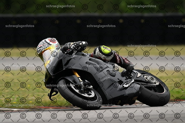 25bt02-1591 | markuskiefer.com - Realisiert mit Pictrs.com